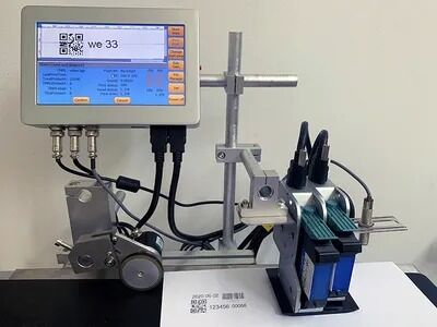 Impressora térmica a jato de tinta D-EA com tela sensível ao toque de 7 polegadas, sistema de bloqueio RFID sem contato e fácil instalação para impressão de número de lote